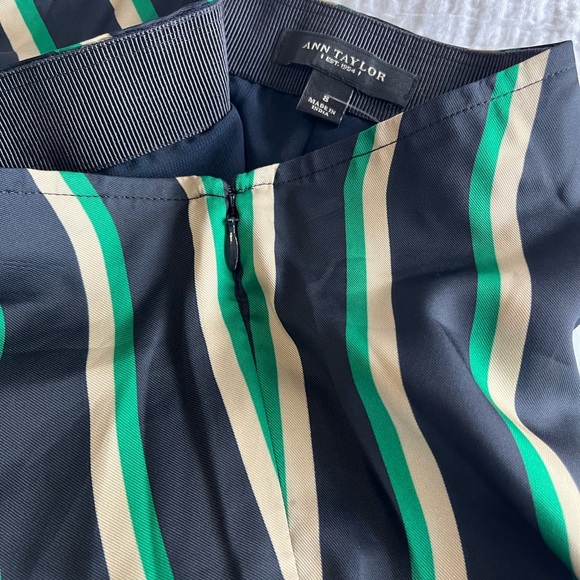 BNWT Ann Taylor A-Line Skirt Women's Size 8 Navy Tan Green Striped Zipper Lined - Picture 5 of 11